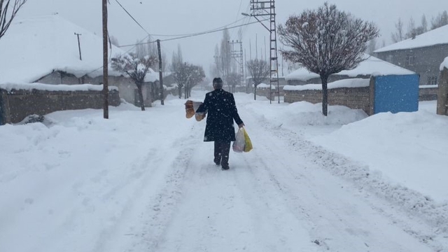 Patnos'ta kar yağışı yeniden etkisini gösterdi