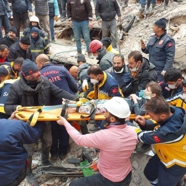 51 kişiye mezar olan Furkan Apartmanı davası ertelendi