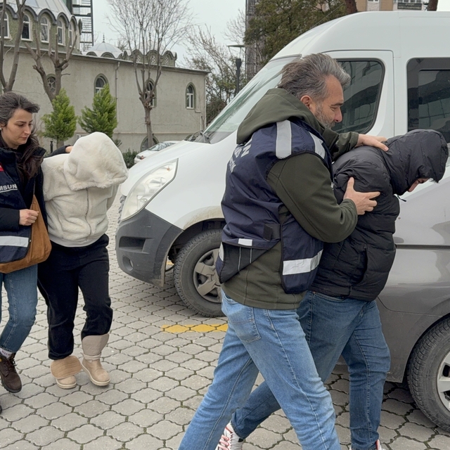 Samsun'da uyuşturucu ticaretinden 1'i kadın 2 kişi tutuklandı