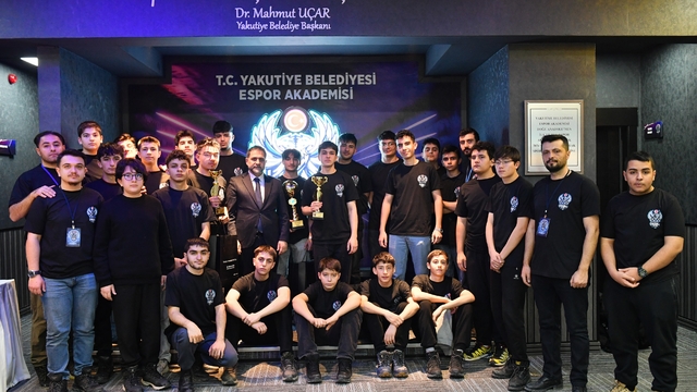 Yakutiye Belediyesi Espor akademisi liseler arası FIFA26 Espor turnuvasına gençlerden büyük ilgi