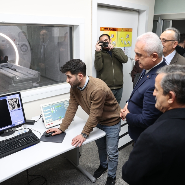 Muş'ta yapay zeka destekli MR cihazı hizmete girdi