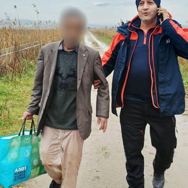 Kaybolan Alzheimer hastası yaşlı adam sulama kanalı kenarında bulundu