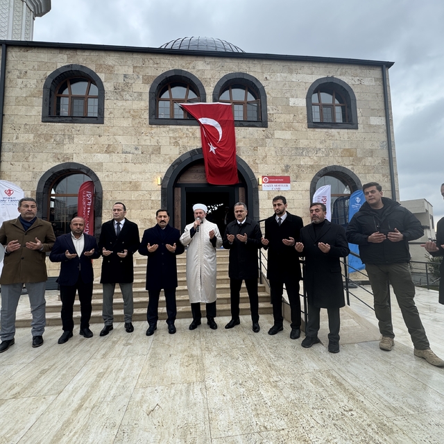 Hatay'da yeniden inşa edilen Gazze Şehitleri Camisi ibadete açıldı