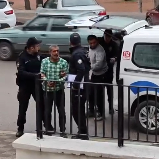 Yurt dışına kaçmak isteyen 2 firari hükümlü, ormanda yakalandı