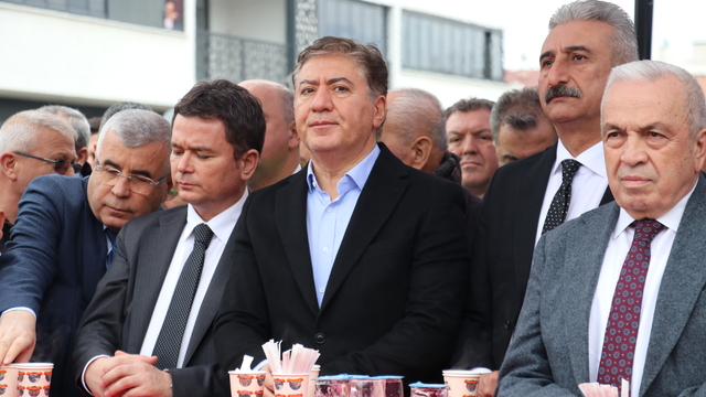 CHP Grup Başkanvekili Emir, Bursa'da kapalı pazar alanı temel atma törenine katıldı