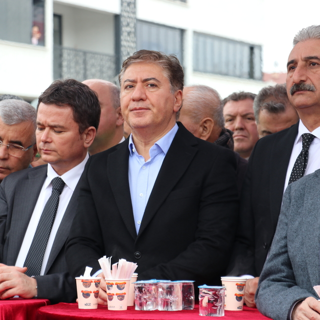 CHP Grup Başkanvekili Emir, Bursa'da kapalı pazar alanı temel atma törenine...