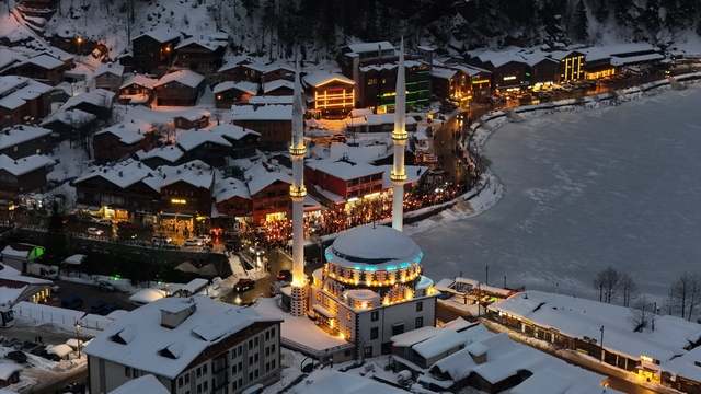 Uzungöl Kış Festivali'ne 'Kalandar' geleneğiyle start verildi