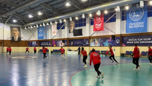 Yalıkavakspor, Üsküdar Belediyespor maçı öncesi İstanbul'da son antrenmanını yaptı