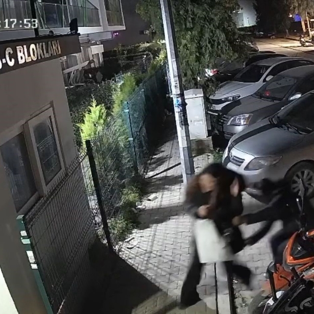 İzmir'de saplantılı eski sevgili cinayeti: Adresini değiştirdi yine kurtula...