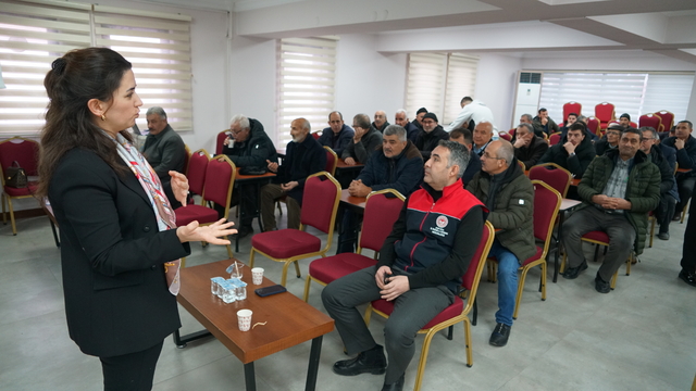 Polatlı'da toy kuşu popülasyonunun geliştirilmesine yönelik bilgilendirme toplantısı yapıldı