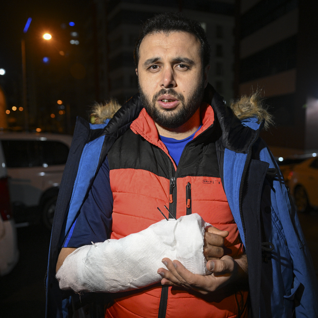 Sahipsiz köpeklerden kaçarken yaralanan kişinin tedavisi sürüyor