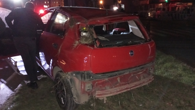 Samsun'da devrilen otomobildeki 2 kişi yaralandı