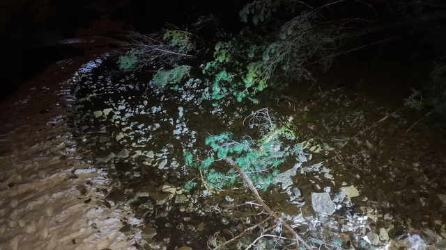 Sinop'ta toprak kayması nedeniyle grup yolu ulaşıma kapandı