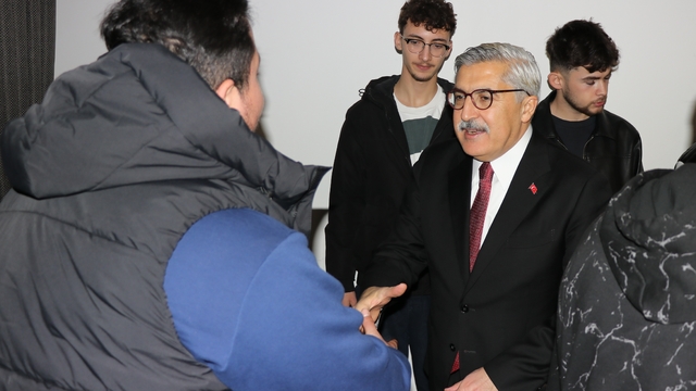 AK Parti Genel Başkan Yardımcısı Yayman, Adana'da gençlerle buluştu: