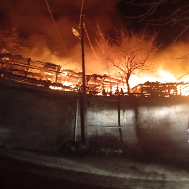 Tokat'ta çıkan yangında tek katlı ev kullanılmaz hale geldi