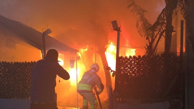 Samandağ'da konteyner yangını