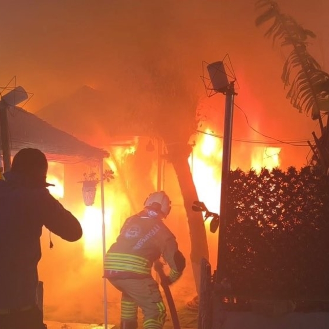Samandağ'da konteyner yangını