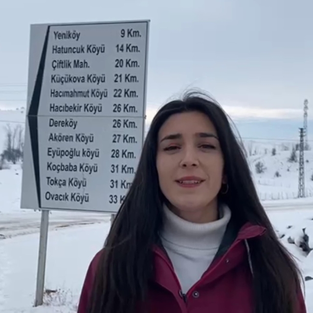 Mahalle mahalle gezerek 'yıldızları' ile buluşuyor