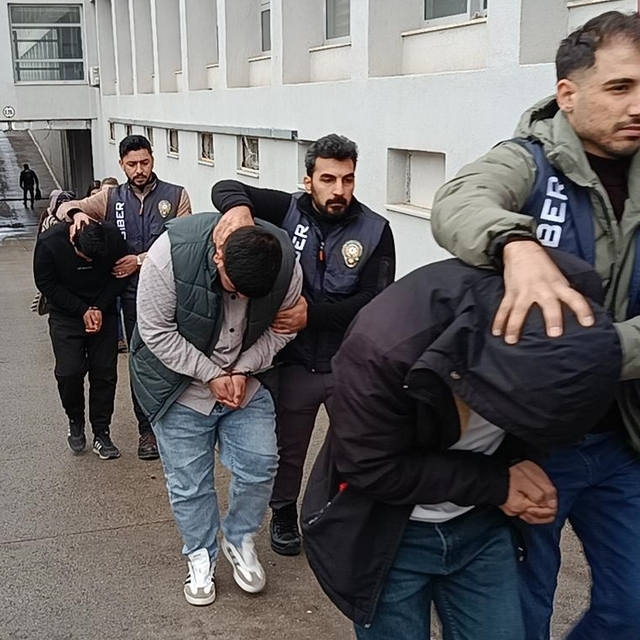 Adana merkezli yasa dışı bahis operasyonunda 13 zanlı tutuklandı