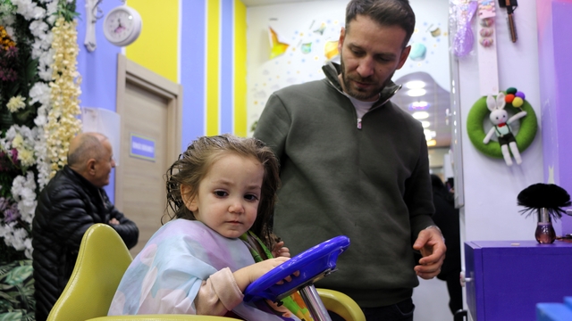 Çocukken yaşadığı berber korkusu mesleğini şekillendirdi