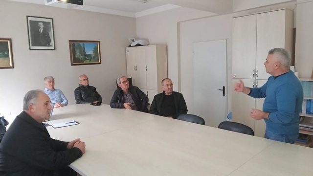 Bilecik'te arı yetiştiricilerine eğitim verildi