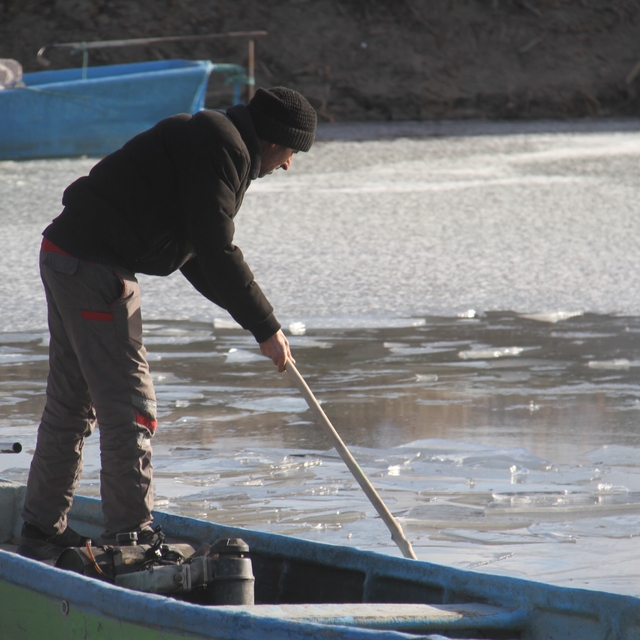 Beyşehir Gölü'nde balıkçıların buzla imtihanı
Kıyıların buzla kaplanması su...