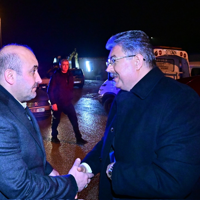 Vali Yılmaz'dan vefat eden Öztürk'ün ailesine taziye ziyareti