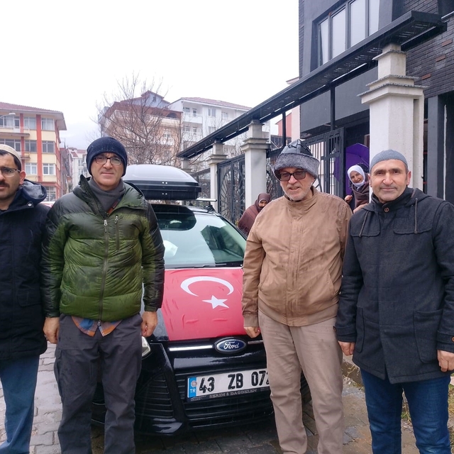 Simavlı 4 kişi özel araçlarıyla Umre yolculuğuna çıktı