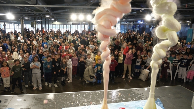 Yarıyıl tatilinde Bilim Merkezi'nde eğlence dorukta