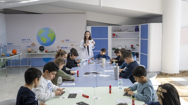 Mersin'de çocuklar yarıyıl tatilinde bilimi keşfediyor