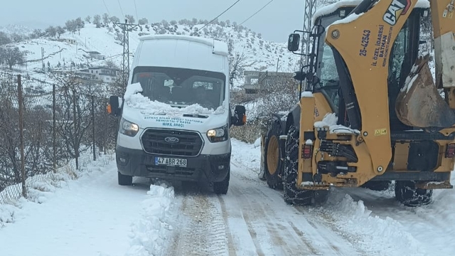 Hasankeyf'te karla mücadele çalışmaları sürüyor