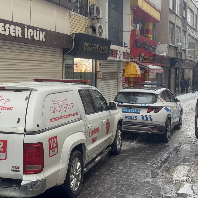 Gaziantep'te korkutan iş yeri yangını: 2'si ağır 6 kişi dumandan etkilendi