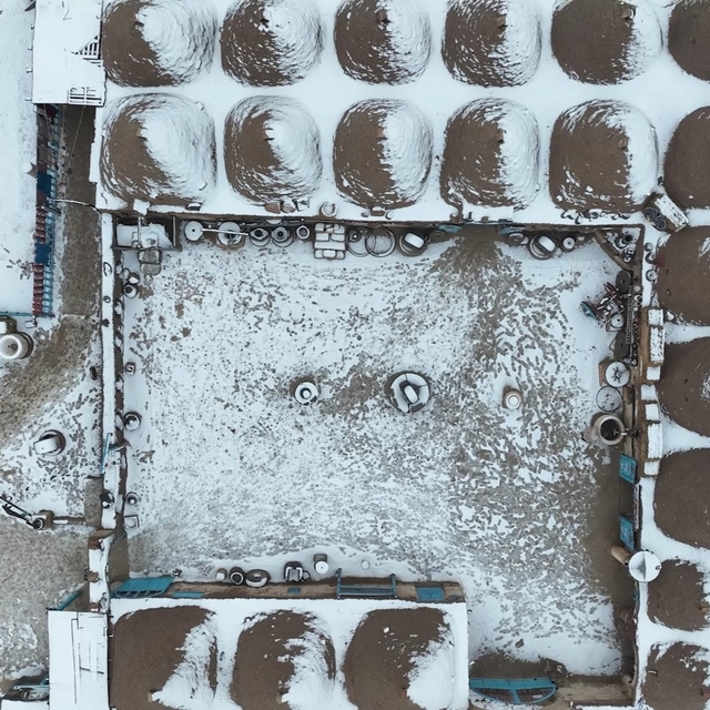 Beyazla tarihin buluşması eşsiz manzara oluşturdu
Harran'da kar manzarası h...