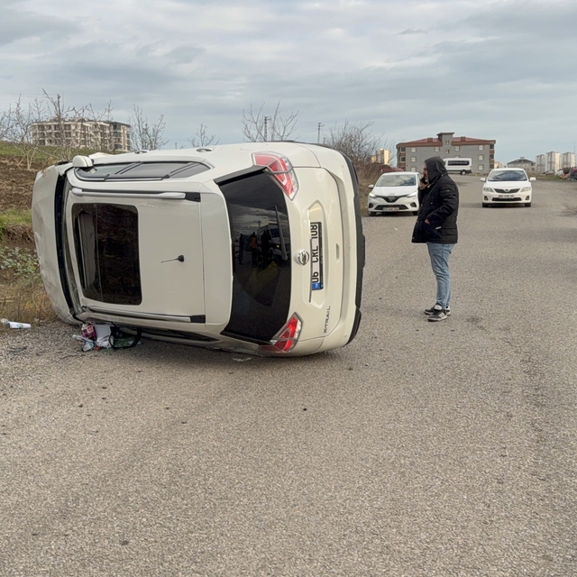 Samsun'da otomobil takla attı: 3 yaralı