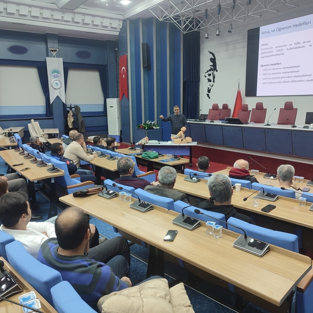 Büyükşehir personeline yönelik ilk yardım eğitimleri düzenlendi