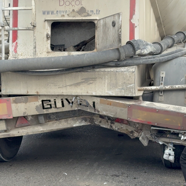 Otomobil tankere arkadan çarptı: 1 yaralı