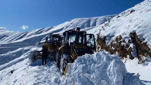 Batman'da ulaşıma kapanan 500'ün üzerindeki yerleşim yeri yolu için çalışmalar sürüyor