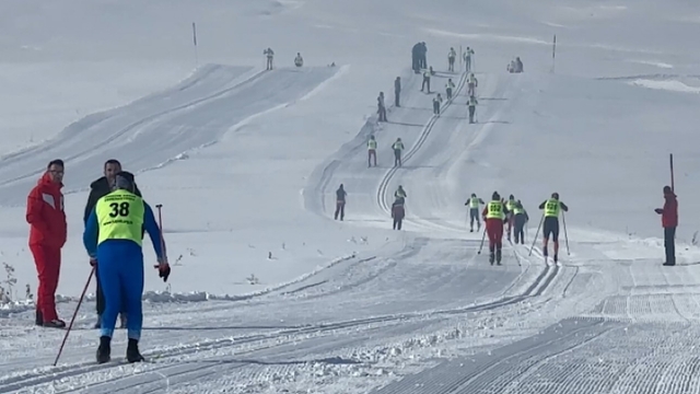 Yüksekova'da "Kayaklı Koşu Barış ve Kardeşlik 1. Etap yarışması" heyecanı