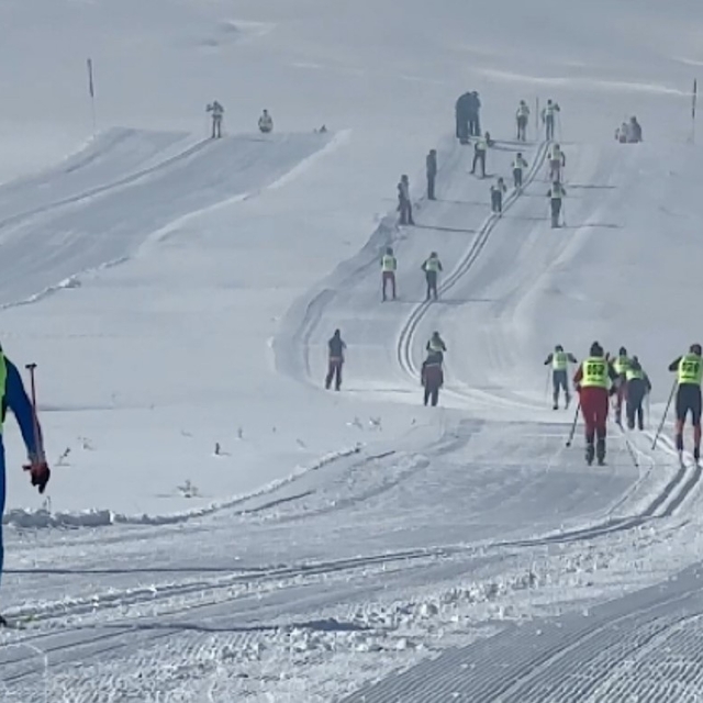 Yüksekova'da "Kayaklı Koşu Barış ve Kardeşlik 1. Etap yarışması" heyecanı
