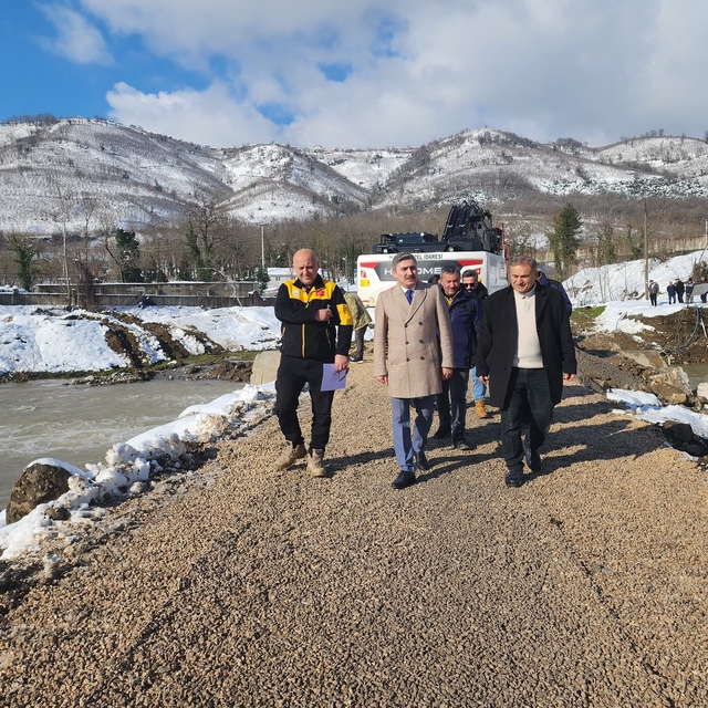 Nuhlar Köyü'nde geçici köprü çalışmaları yerinde incelendi