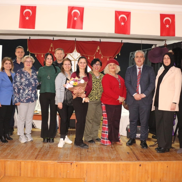 Dikili Umut Tiyatrosu, umut olmaya devam ediyor