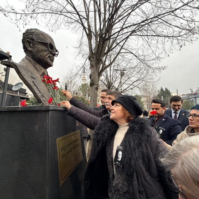 Meslektaşları Uğur Mumcu'yu ölümünün 33. yılında andı