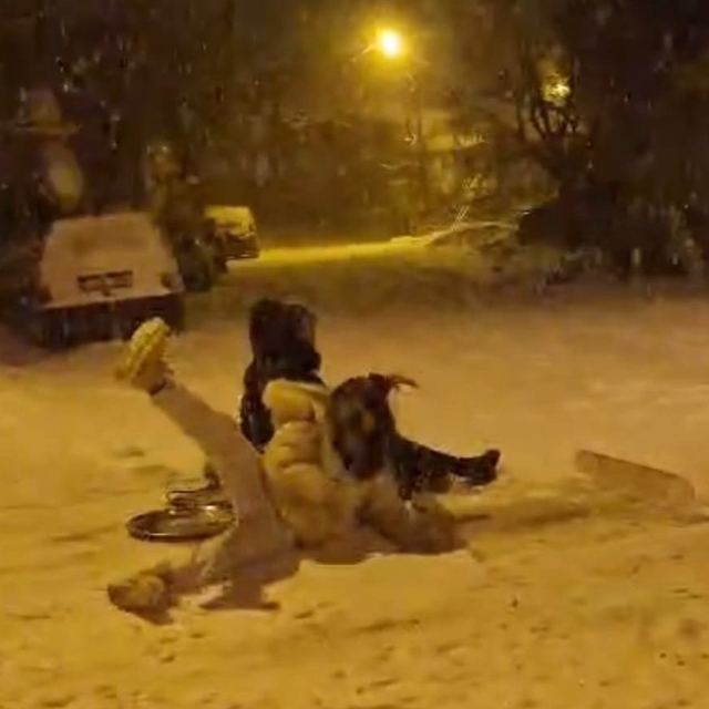 Darende'de kar yağışıyla gelen eğlence