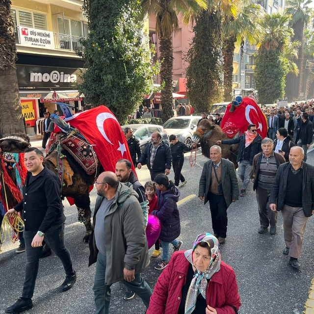 Cumhurbaşkanı Erdoğan, Aydın'da develerle karşılanacak
Başkan Kaya, toplu a...