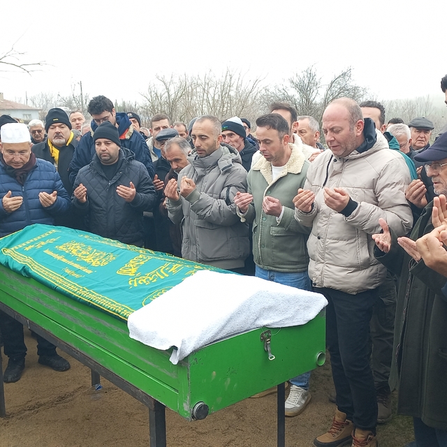 Tırın biçerek hayattan kopardığı sürücü son yolculuğuna uğurlandı