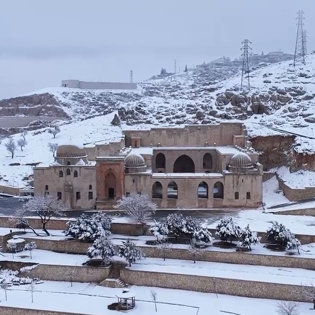 Karla kaplı Kasımiye Medresesi, dronla görüntülendi