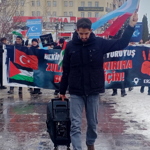 Erzurum'da sağlıkçılar Gazze için sessiz yürüyüşlerini 115. haftada sürdürd...