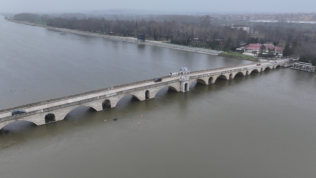 Meriç ve Tunca nehirlerinde debi yağışlarla yükseldi
