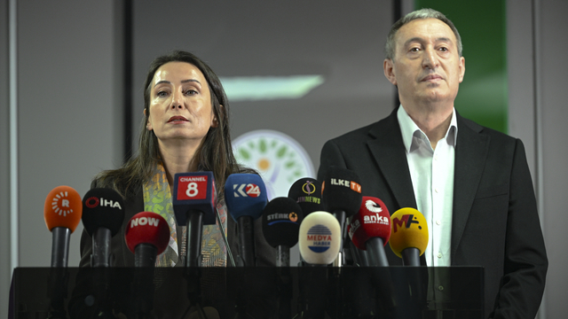 DEM Parti Eş Genel Başkanları Hatimoğulları ve Bakırhan, basın açıklaması yaptı
