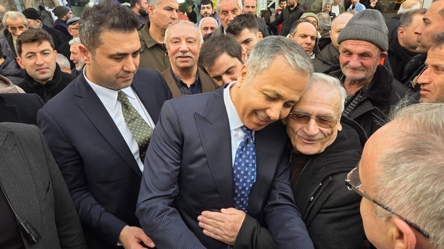 Bakan Yerlikaya'dan emekliye: "Sizlerin gönlünü kazanacağız"